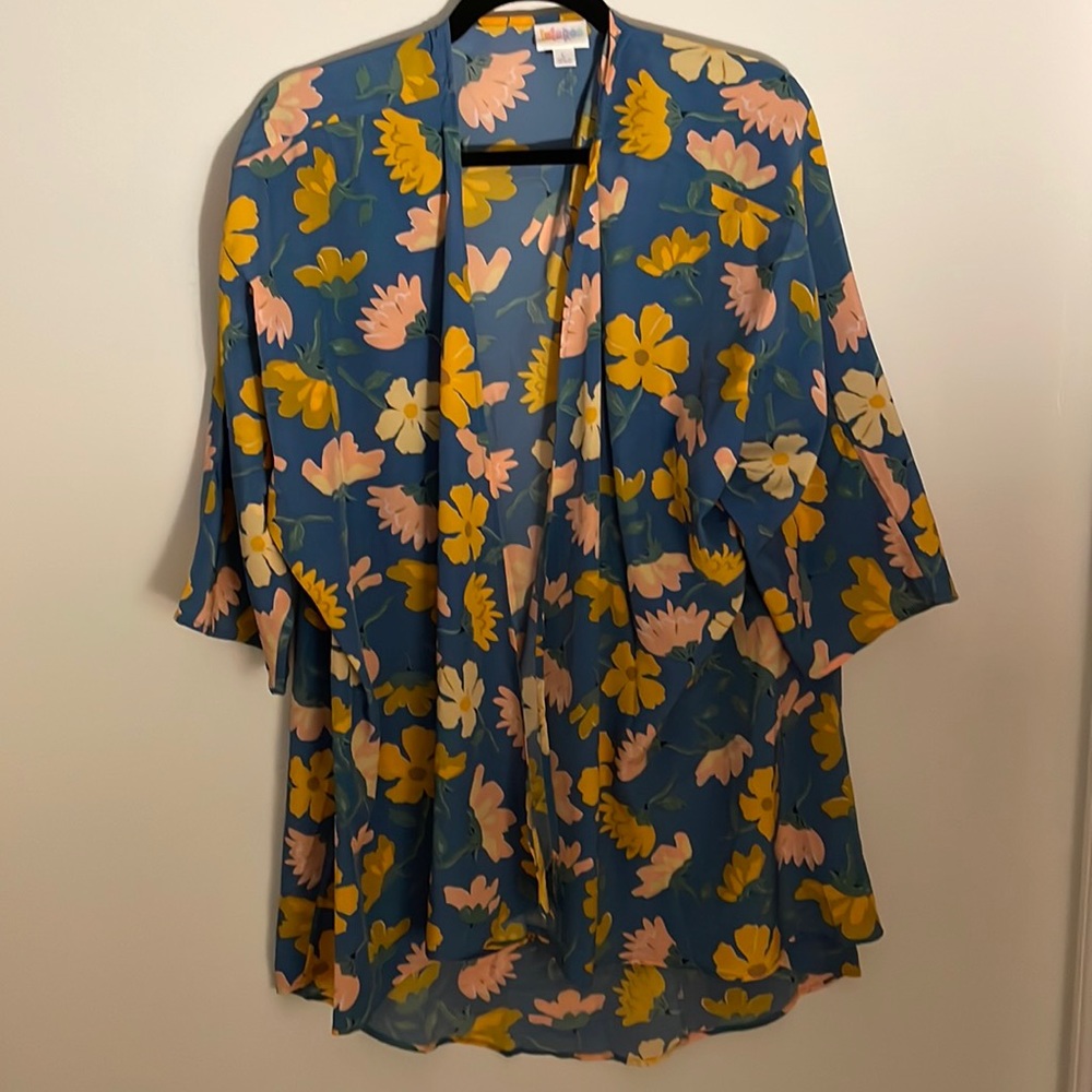Large floral light weight cardigan/wrap